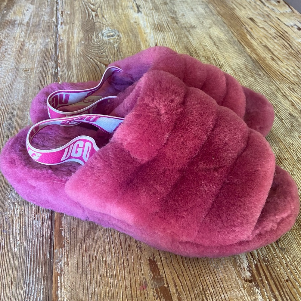UGG Fluff Yeah Slippers in Raspberry